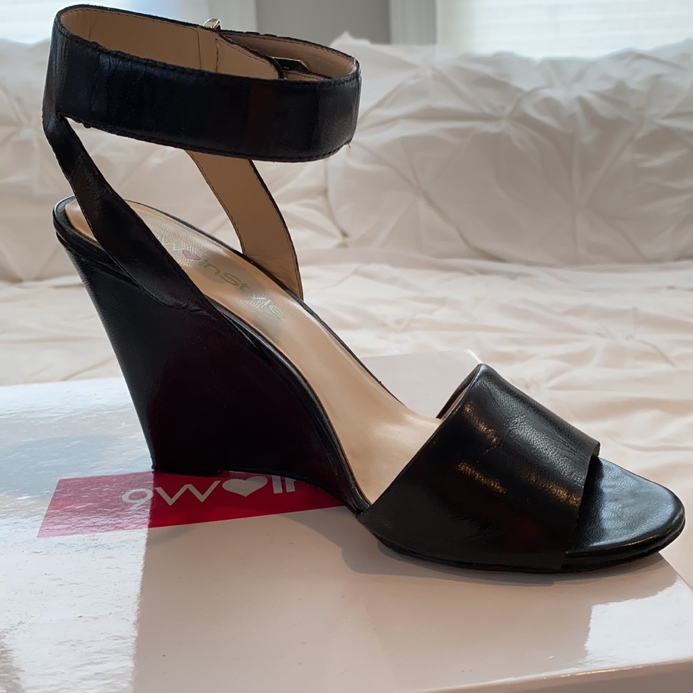 Black Strappy Wedge